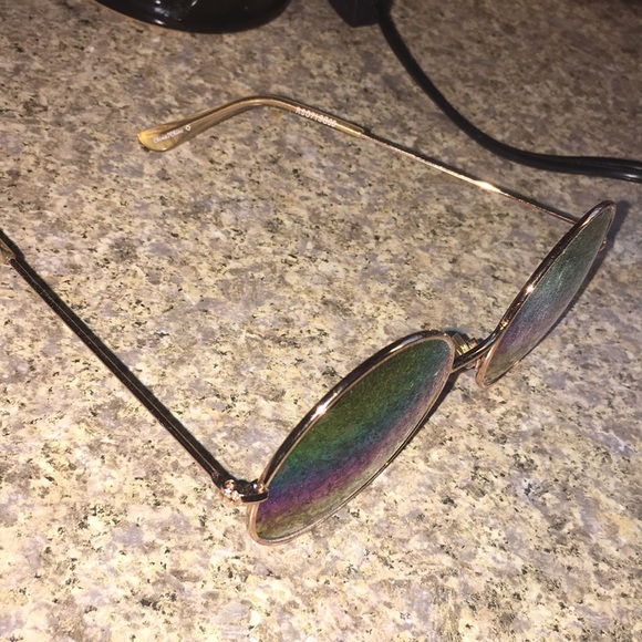 Sunglasses - Picture 2 of 3
